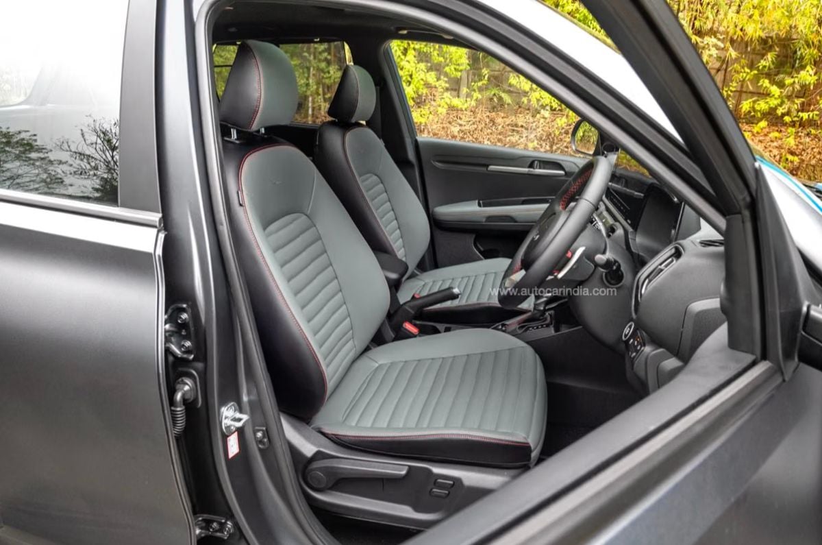 Kia Sonet front seats 